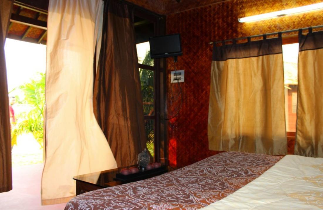 Rock Water Resort Morjim Quarto foto
