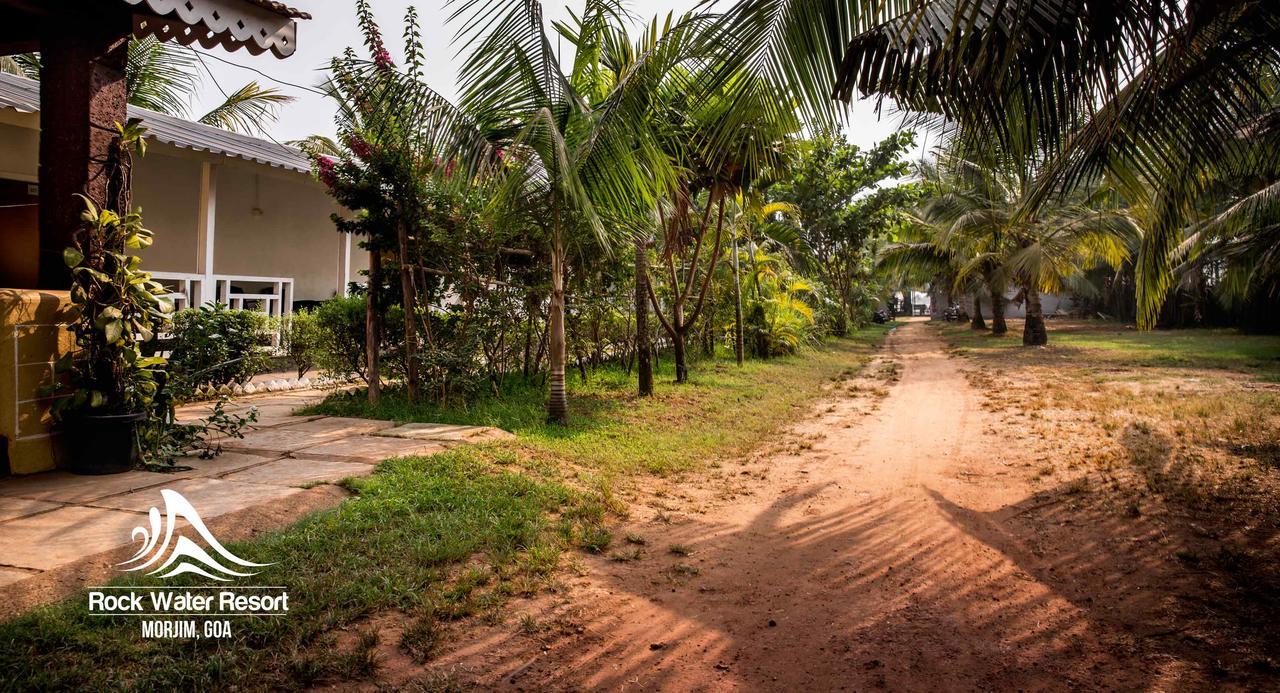 Rock Water Resort Morjim Exterior foto